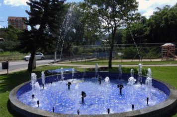 Foto - Praças, Parques e Monumentos