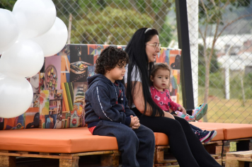 Foto - Escola municipal de educação infantil recebe novo espaço lúdico e parquinho infantil