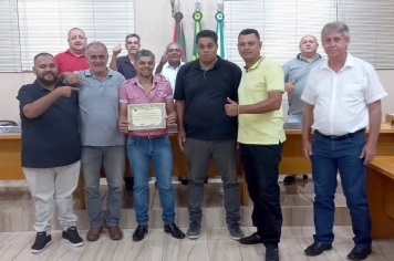 Poder Legislativo concede Moção de Parabenização ao Sr. Almiro Gonçalves Cabral
