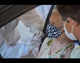 3ª dose de reforço da vacina contra Covid-19 está liberada para idosos acima de 75 anos