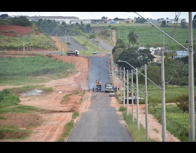 Prefeitura conclui obra de pavimentação da avenida principal do árvore Grande