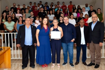 Poder Legislativo faz entrega de Título de Cidadã Benemérita