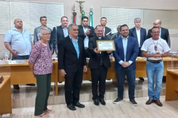 Poder Legislativo faz entrega de Título de Cidadão Honorário