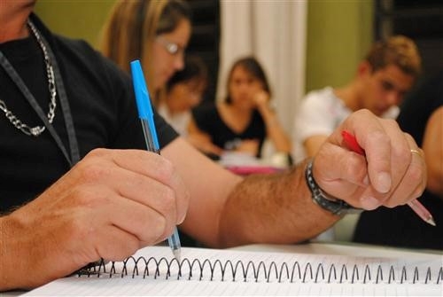 Inscrição para o Ensino de Jovens e Adultos municipal segue até o dia 31