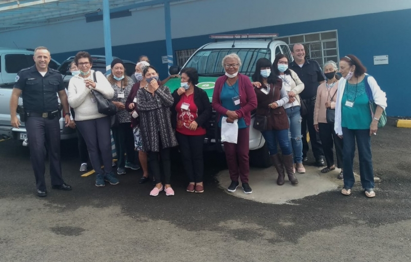 Grupo da Melhor Idade visita a Guarda Municipal