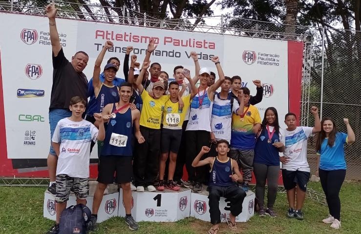 Equipe botucatuense de atletismo conquista mais 16 medalhas em competição estadual