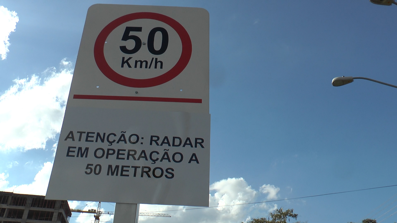 Sinalização que avisa presença de radares começa a operar em Botucatu