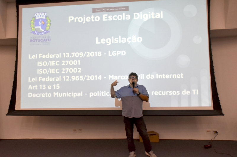 Secretaria de Educação lança Projeto Escola Digital