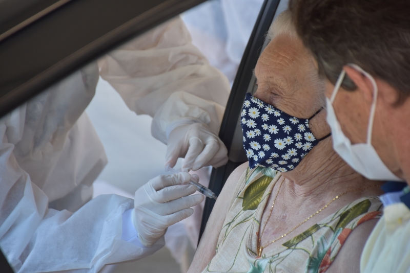 3ª dose de reforço da vacina contra Covid-19 está liberada para idosos acima de 75 anos