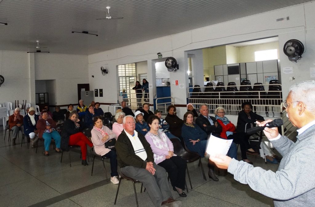 Secretário de Segurança realiza palestra no Centro de Lazer Nova Aurora