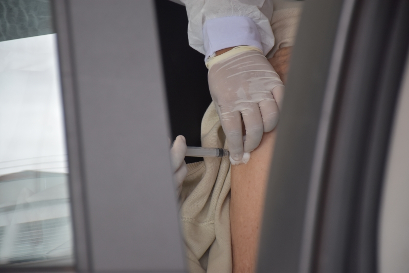 Botucatu terá ação para vacinar idosos entre 80 e 84 anos e profissionais da saúde acima dos 60