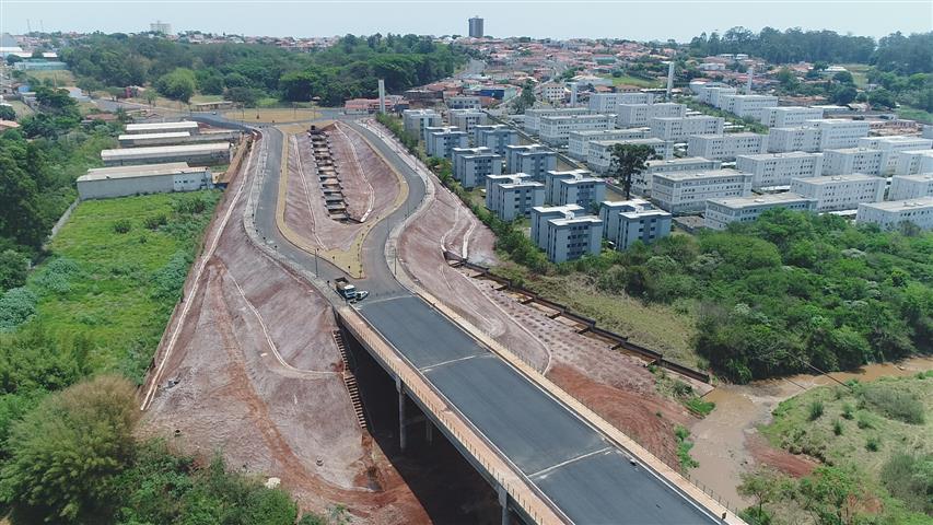 Prefeitura assina contrato para instalação de iluminação em LED no Anel Viário