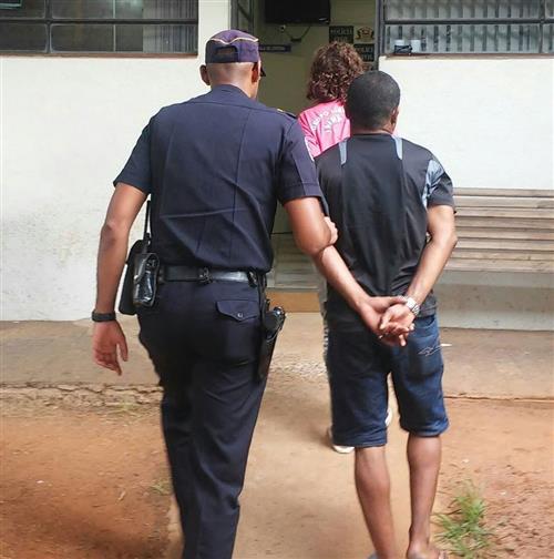 GCM prende casal que furtava lojas no Centro