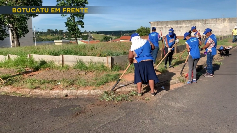 Prefeitura amplia frente de trabalho e vai aumentar auxílio a participantes