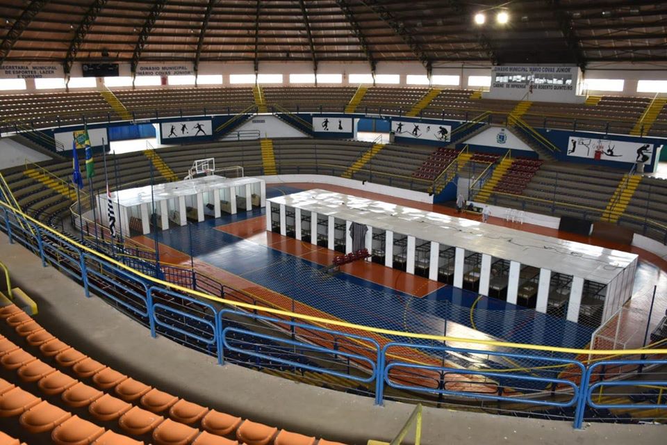 Alojamento para moradores de rua no Ginásio de Esportes recebe ampliação