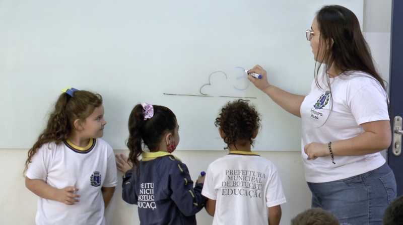 Em seis meses, Botucatu aumentou em 51% número de professores na Rede Municipal de Educação