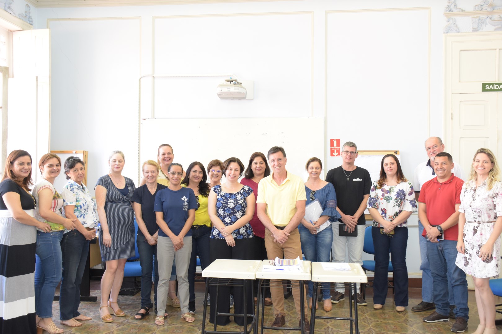 Educação realiza reunião com gestores para definir transferências de alunos do Residencial Cachoeirinha 2