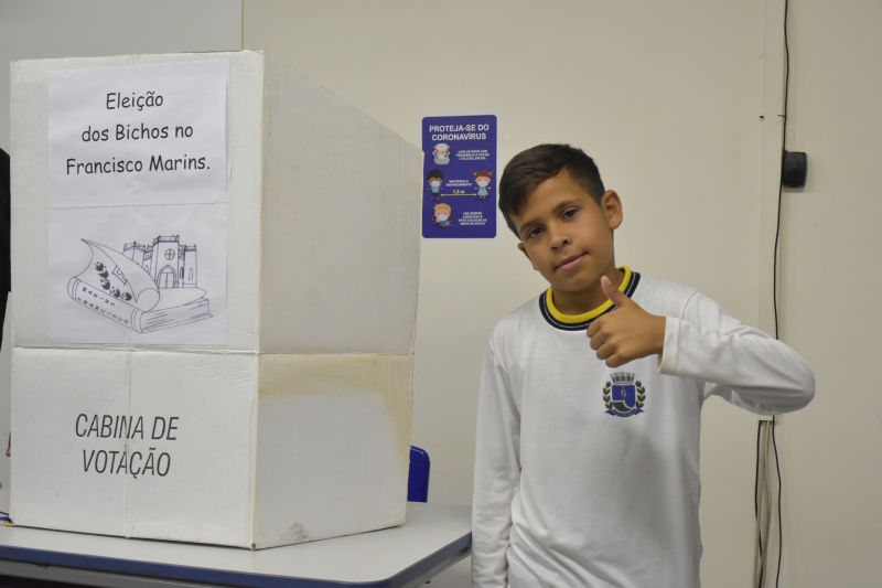 Escola Francisco Marins realiza projeto sobre democracia com eleição para presidente baseado em livro infantil