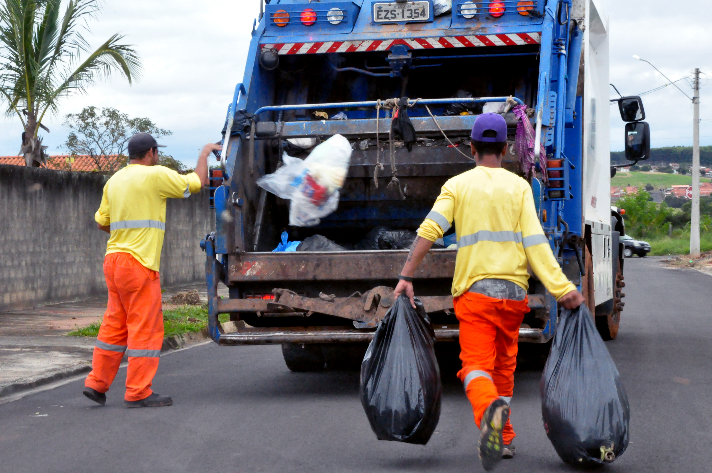 Prefeitura vai economizar quase R$2 milhões por ano na coleta de lixo com nova empresa