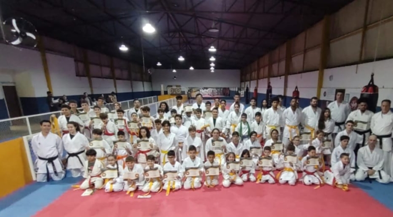 Projeto de Karatê oferece aulas gratuitas para crianças e adultos